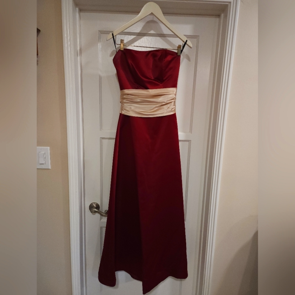 Bridesmaid/Evening Out Dress With Attached Sash